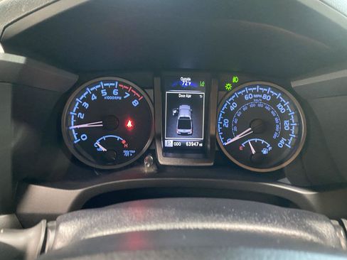 Used 2021 Toyota Tacoma TRD Off-Road AWD/4WD image 23