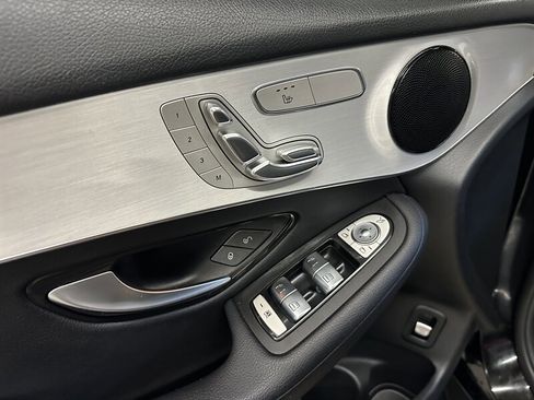 Used 2021 Mercedes-Benz GLC 300 4MATIC image 22