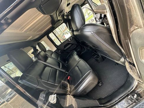 Used 2018 Jeep Wrangler Unlimited Sahara w/ Dual Top Group AWD/4WD image 32