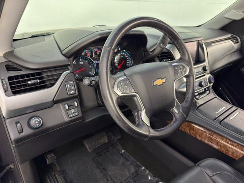 Used 2015 Chevrolet Suburban LTZ image 13