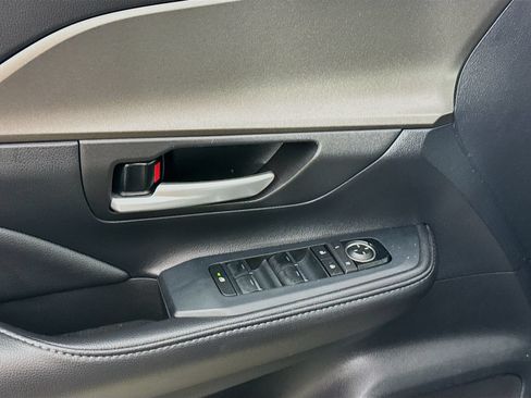 Certified 2025 Toyota Grand Highlander AWD Hybrid image 17