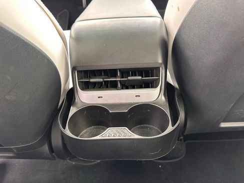 Used 2024 Tesla Model Y Long Range image 19