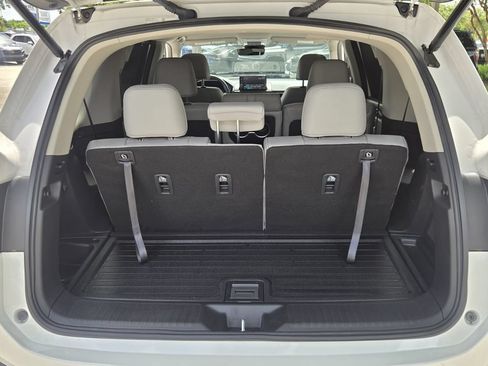 Used 2025 Honda Pilot EX-L image 15
