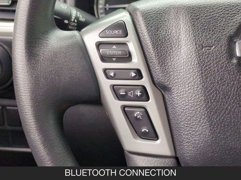 Used 2018 Nissan Titan SV AWD/4WD image 17