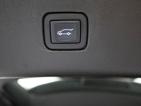 Certified 2023 Chevrolet Traverse LT image 13