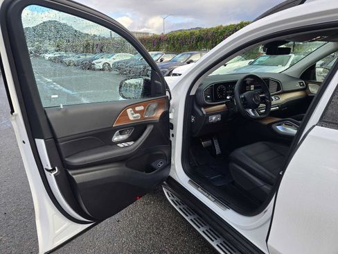 Used 2026 Mercedes-Benz GLS 450 4MATIC image 22