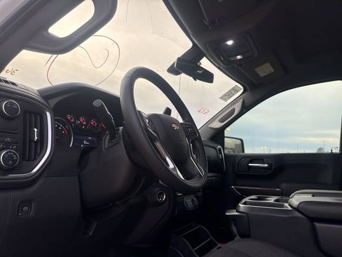 Used 2021 Chevrolet Silverado 1500 LT image 26