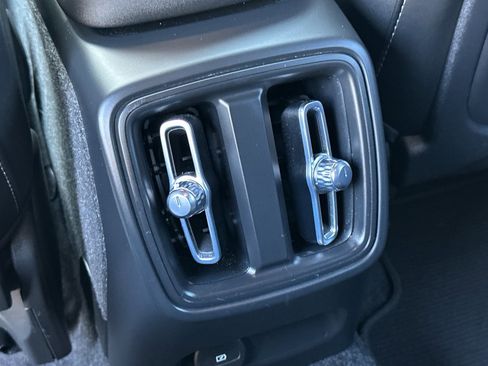 Certified 2023 Volvo XC40 Recharge Core image 14