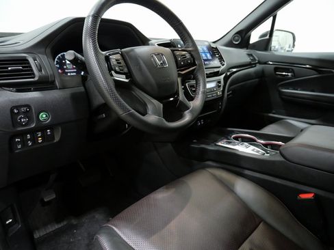 Used 2024 Honda Ridgeline Black Edition image 10