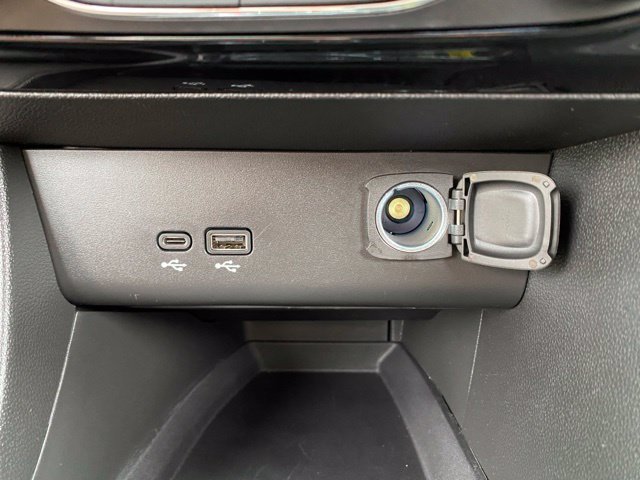 Used 2025 Buick Encore GX Sport Touring FWD image 32
