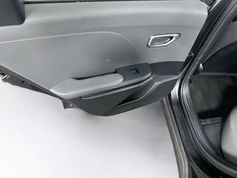 Used 2025 Kia K4 LXS image 25