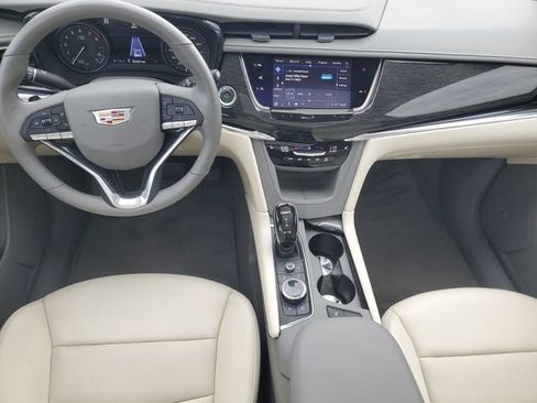 Certified 2020 Cadillac XT6 Premium Luxury AWD/4WD image 13