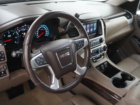 Used 2017 GMC Yukon SLT w/ Open Road Package AWD/4WD image 25