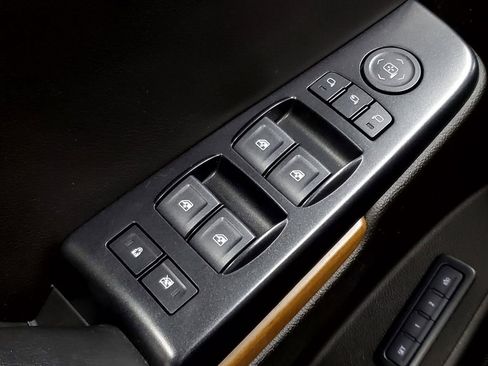 Used 2020 GMC Yukon Denali w/ Denali Ultimate Black Edition image 31