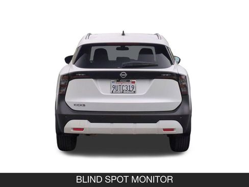 Used 2026 Nissan Kicks SV w/ SV Premium Package FWD image 8