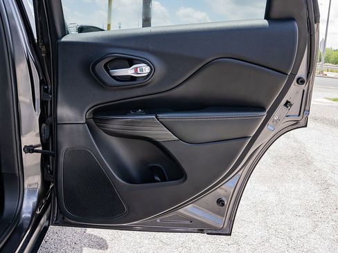 Used 2016 Jeep Cherokee Limited w/ Luxury Group image 14