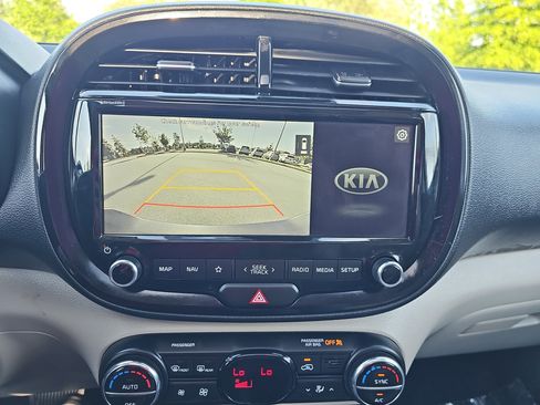 Used 2021 Kia Soul EX FWD image 24