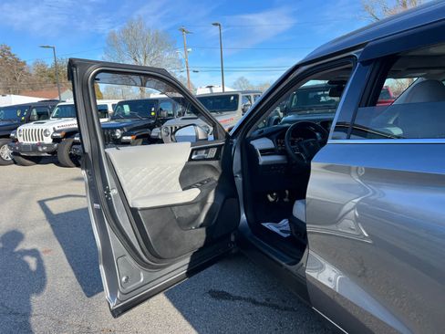 Used 2023 Mitsubishi Outlander SEL image 15