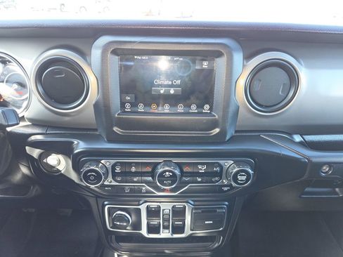 Used 2021 Jeep Gladiator Sport w/ Technology Group AWD/4WD image 15