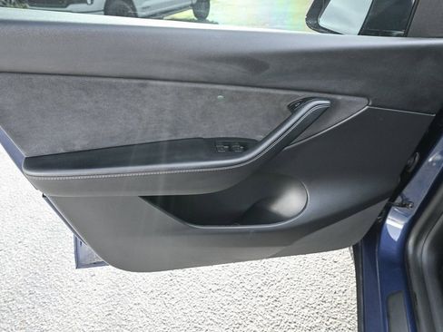 Used 2022 Tesla Model Y Performance image 21