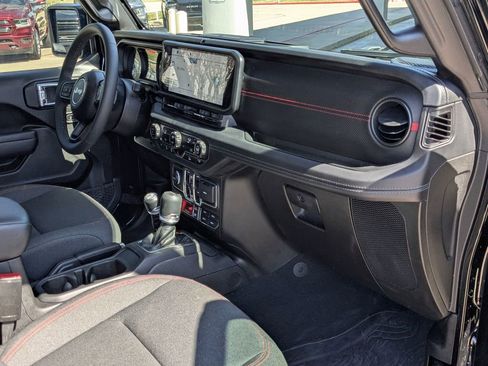 Used 2025 Jeep Gladiator Rubicon AWD/4WD image 26