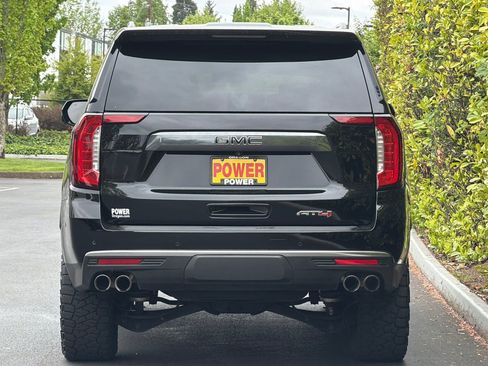 Used 2023 GMC Yukon AT4 w/ Technology Package AWD/4WD image 5