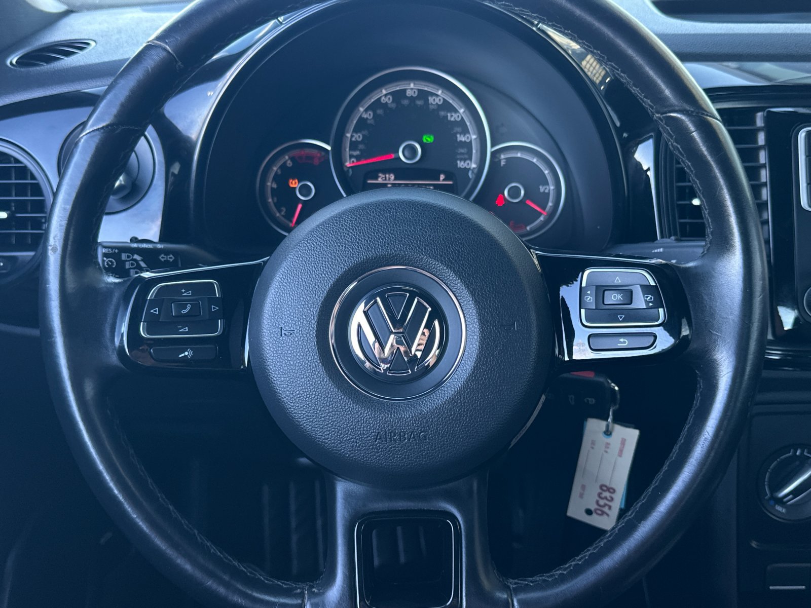 Used 2019 Volkswagen Beetle 2.0T S FWD image 19