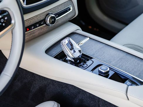 Used 2024 Volvo XC90 T8 Ultimate w/ Protection Package Premier image 22