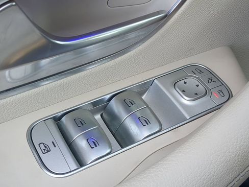 Certified 2024 Mercedes-Benz GLE 350 4MATIC w/ Driver Assistance Package image 11