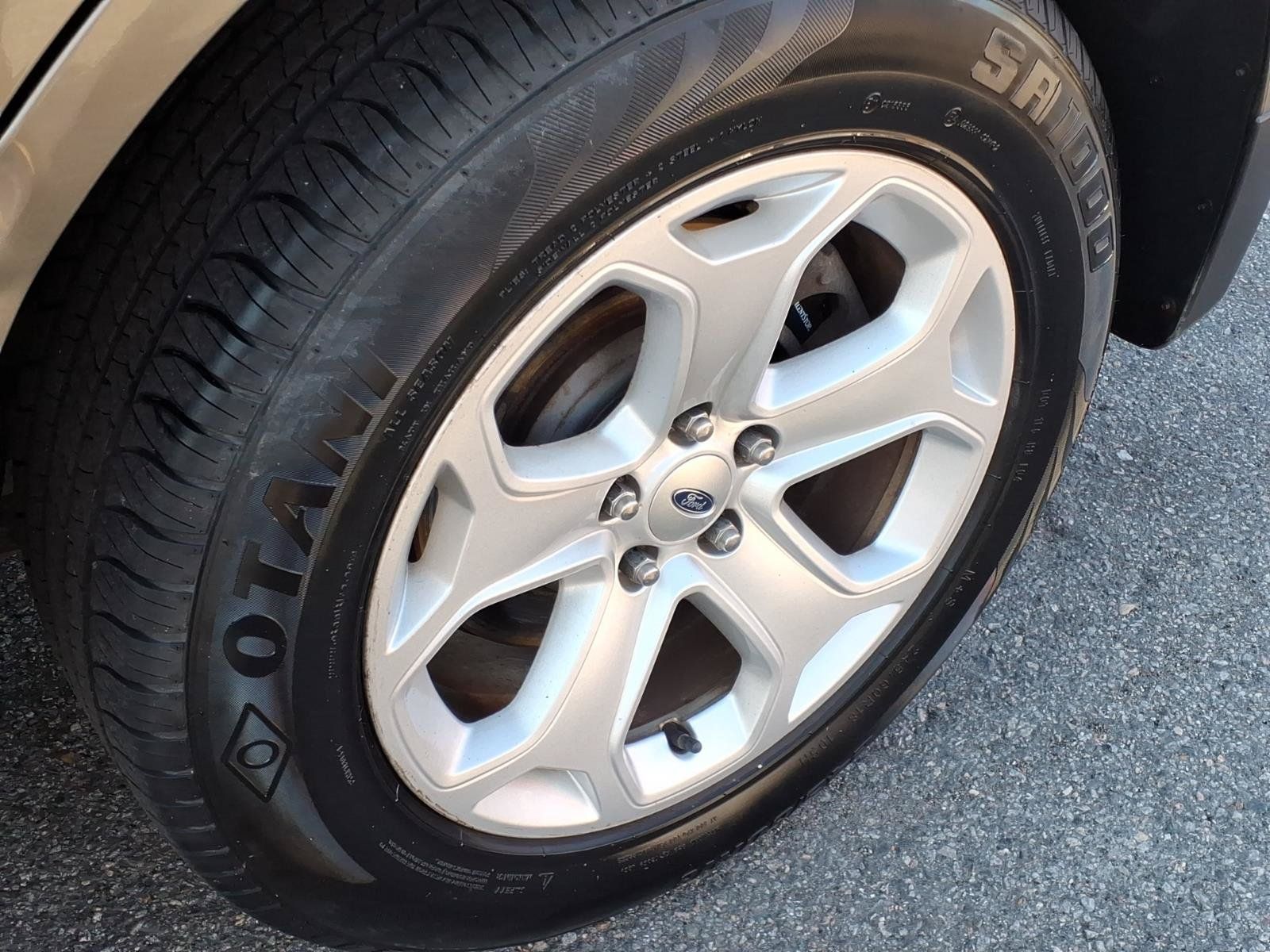 Used 2014 Ford Edge SEL w/ Equipment Group 205A AWD/4WD image 12