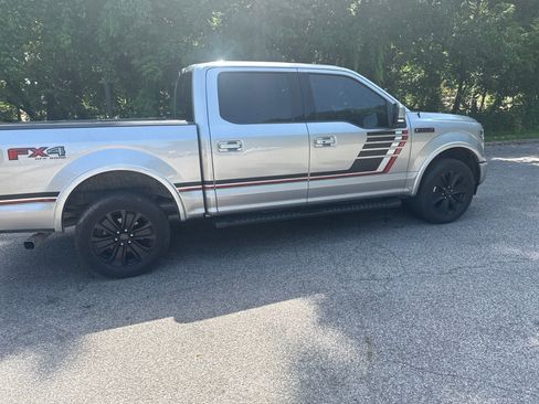 Used 2020 Ford F150 Lariat w/ Equipment Group 502A Luxury AWD/4WD image 5