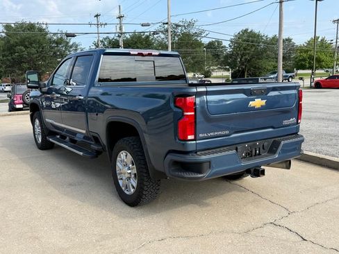 Used 2025 Chevrolet Silverado 2500 High Country w/ High Country Premium Package AWD/4WD image 9