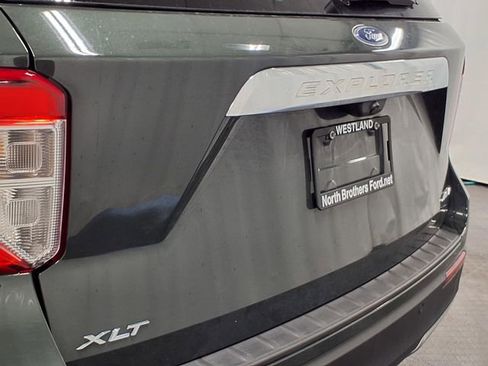 Used 2023 Ford Explorer XLT w/ Equipment Group 202A image 7