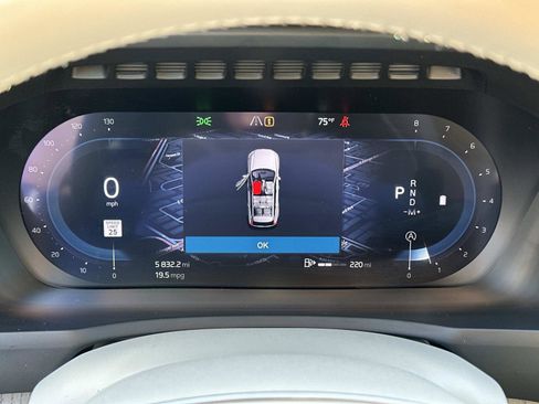 Certified 2025 Volvo XC90 B6 Plus w/ Protection Package Premier image 10