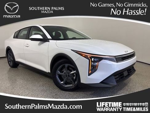 Used 2025 Kia K4 LXS image 1