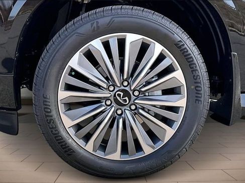 New 2026 INFINITI QX80 Luxe image 9