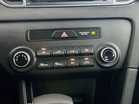 Used 2018 Kia Sportage LX FWD image 22