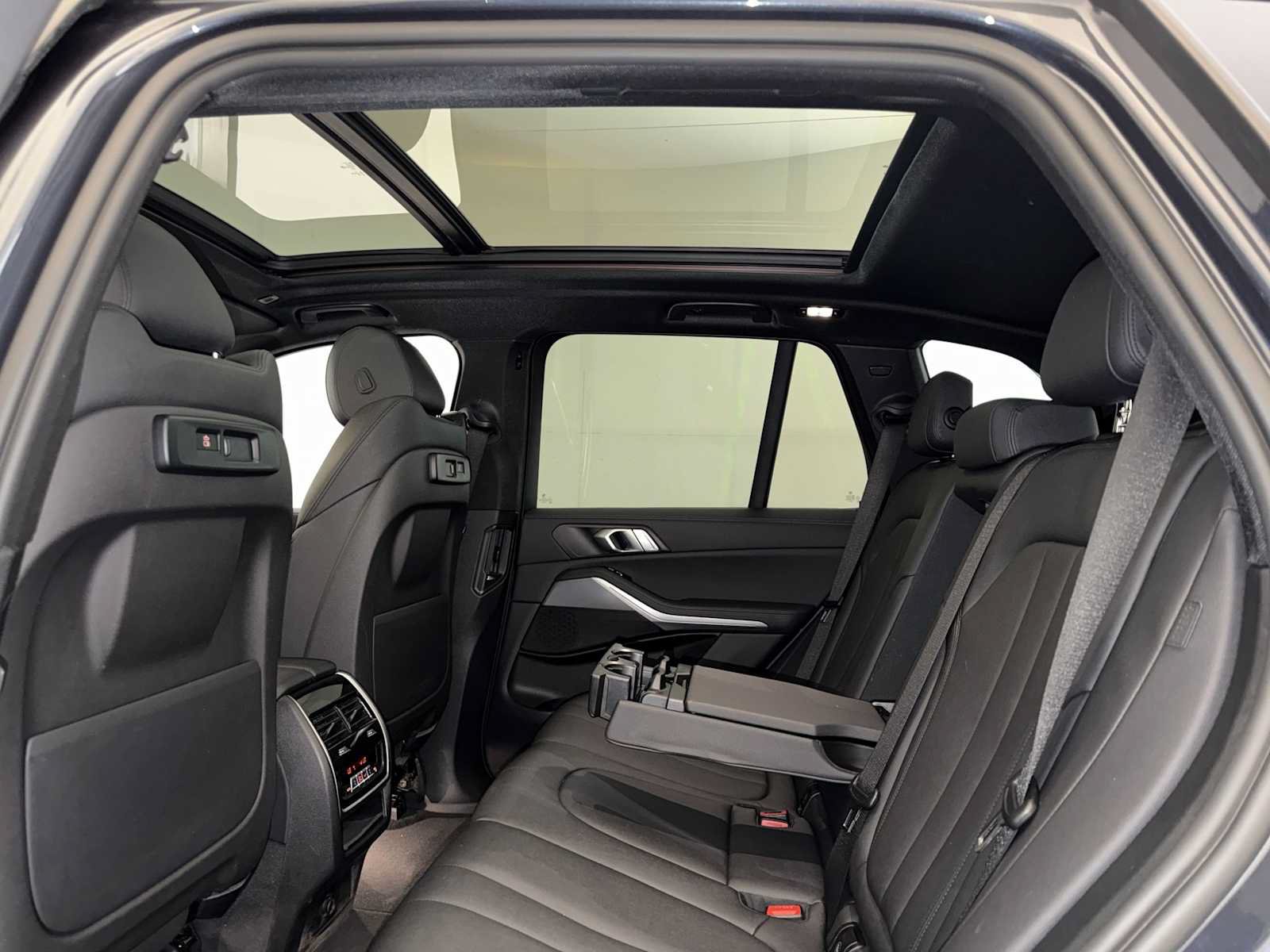 Used 2022 BMW X5 xDrive40i w/ Premium Package AWD/4WD image 21