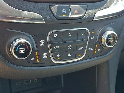 Certified 2023 Chevrolet Equinox LT AWD/4WD image 16