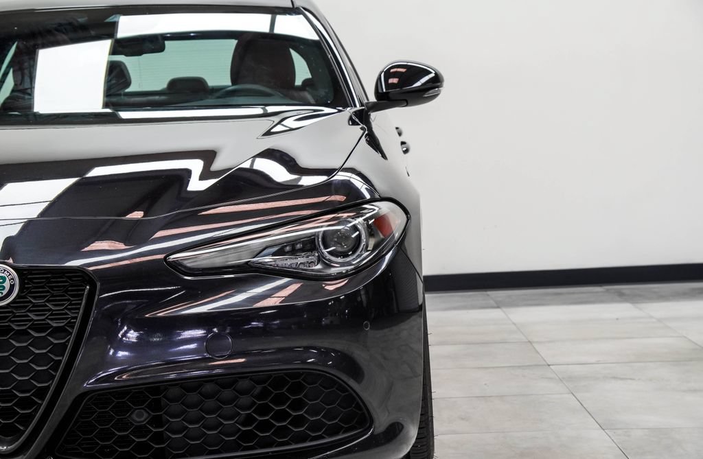 Used 2023 Alfa Romeo Giulia Veloce RWD image 8