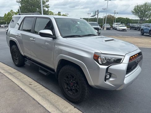 Used 2021 Toyota 4Runner TRD Off-Road AWD/4WD image 2