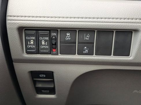 Used 2018 Honda Odyssey EX image 25