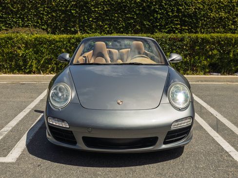 Used 2011 Porsche 911 Carrera RWD image 2