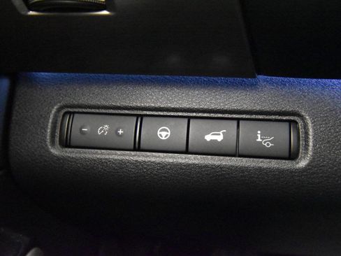 Used 2022 Nissan Pathfinder Platinum w/ Cargo Package image 31