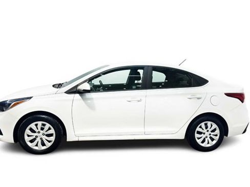 Used 2021 Hyundai Accent SE image 1