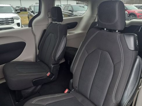 Used 2023 Chrysler Voyager LX FWD image 14