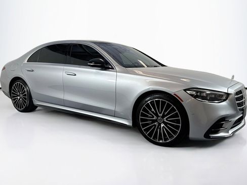 Used 2022 Mercedes-Benz S 580 4MATIC Sedan image 3