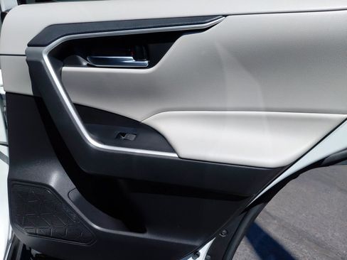 Certified 2022 Toyota RAV4 XLE AWD/4WD image 24