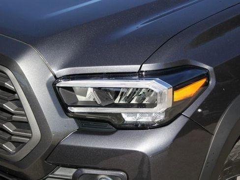 Used 2022 Toyota Tacoma 4x4 Double Cab image 2