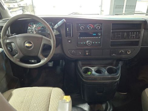 Used 2017 Chevrolet Express 3500 image 14